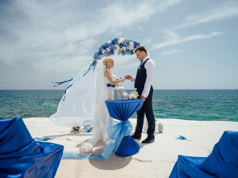 Свадьба на Кипре, оформление в морском стиле